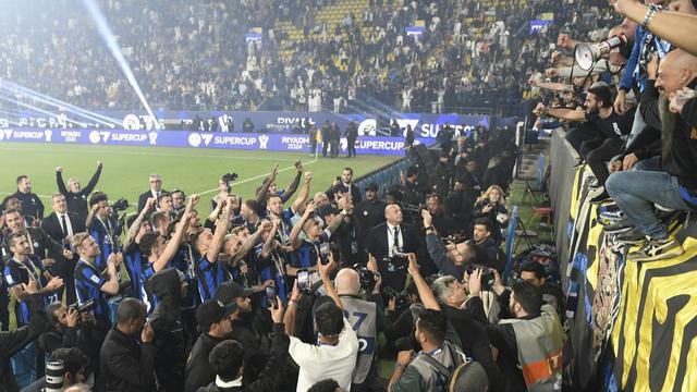 Foto: Dramatis, Lautaro Martinez Bawa Inter Milan Hattrick Piala Super Italia