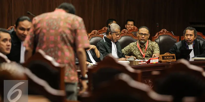 Bambang Widjojanto Hadiri sidang Uji Materi UU KPK di MK