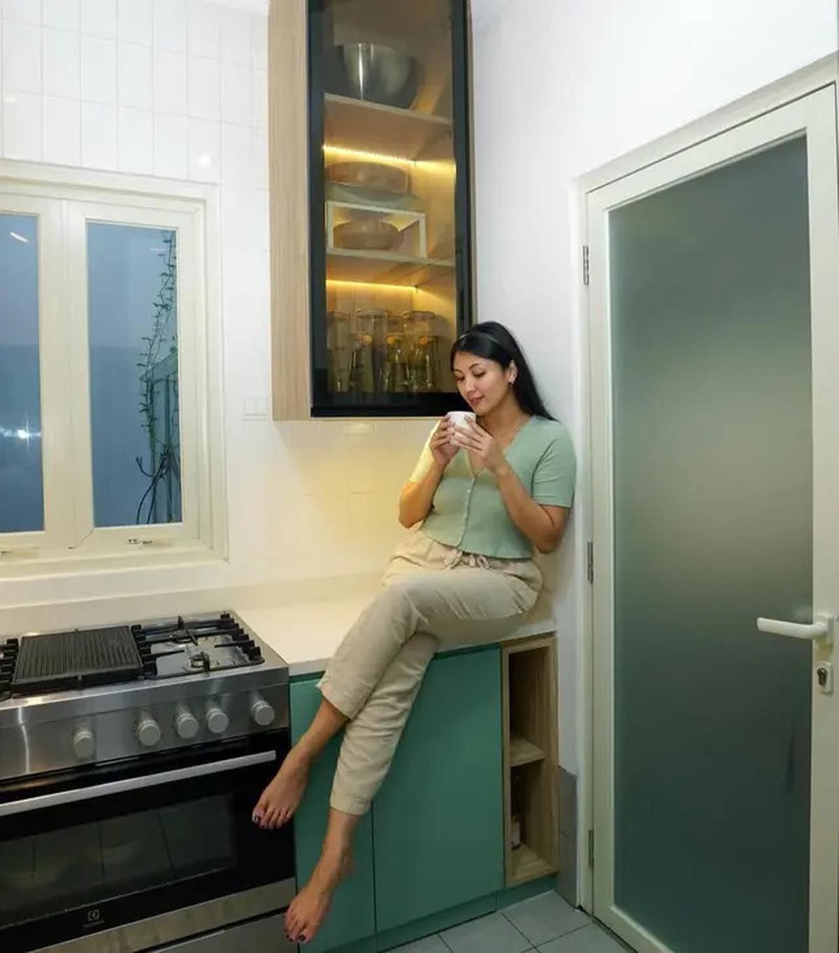 Potret Dapur Sharena Delon, Inspirasi Dapur Mungil yang Estetik dan Fungsional