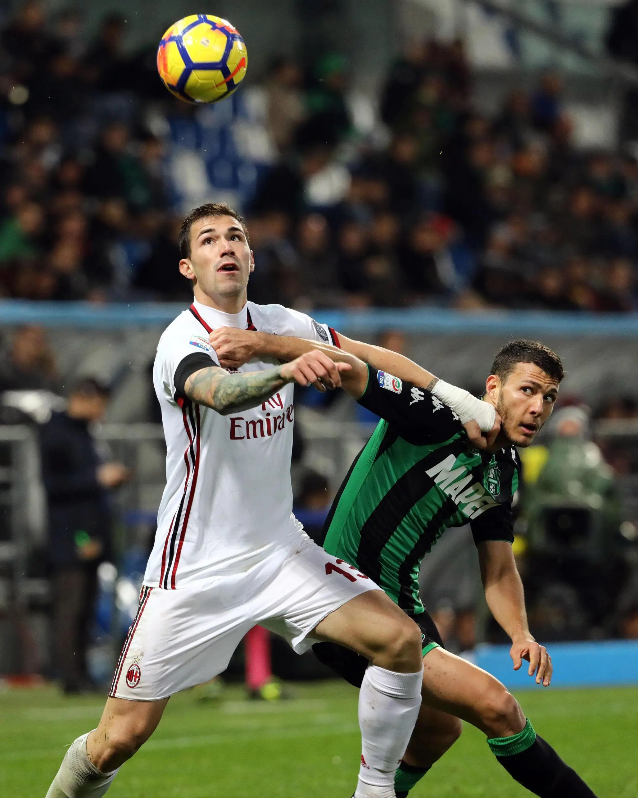 Alessio Romagnoli saat beraksi bagi AC Milan. (Elisabetta Baracchi/ANSA via AP)