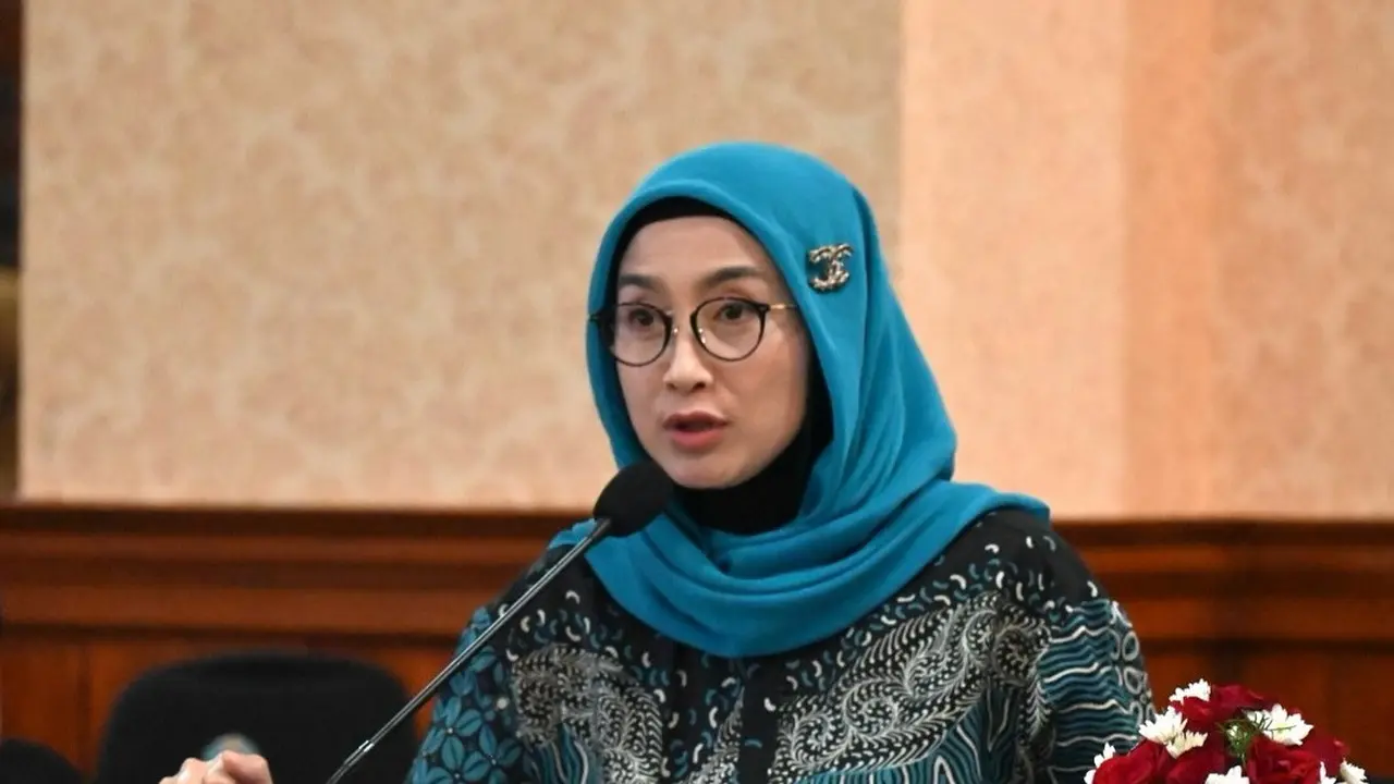 Profil dan Perjalanan Karier Desy Ratnasari, Mentereng jadi Artis hingga Pejabat  (credit: instagram/desyratnasariterdepan).