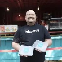 Adhitya Citra, pemilik bisnis kuliner Ayam Geprek Dapur GG (Foto: Grab)