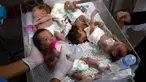 Petugas medis mempersiapkan bayi prematur untuk dibawa ke Mesir setelah mereka dievakuasi dari Rumah Sakit Al Shifa di Kota Gaza ke rumah sakit di Rafah, Jalur Gaza, Senin (20/11/2023). Layanan penyelamatan Bulan Sabit Merah Palestina mengatakan mereka mengevakuasi 28 bayi prematur melintasi perbatasan Mesir dalam sebuah operasi yang diselenggarakan dengan badan-badan PBB. (AP Photo/Fatima Shbair)