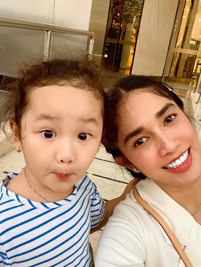 Lucu dan Gemas, Ini 7 Potret Anak Seleb dengan Rambut Keriting