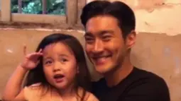 Sebagai paman, Siwon selalu menunjukkan kasih sayangnya pada keponakannya. (Liputan6.com/IG/@siwonchoi)