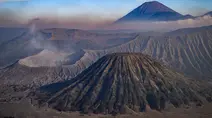 Pesona Bromo Semeru Tetap Memikat di Tengah Pemulihan Kawasan