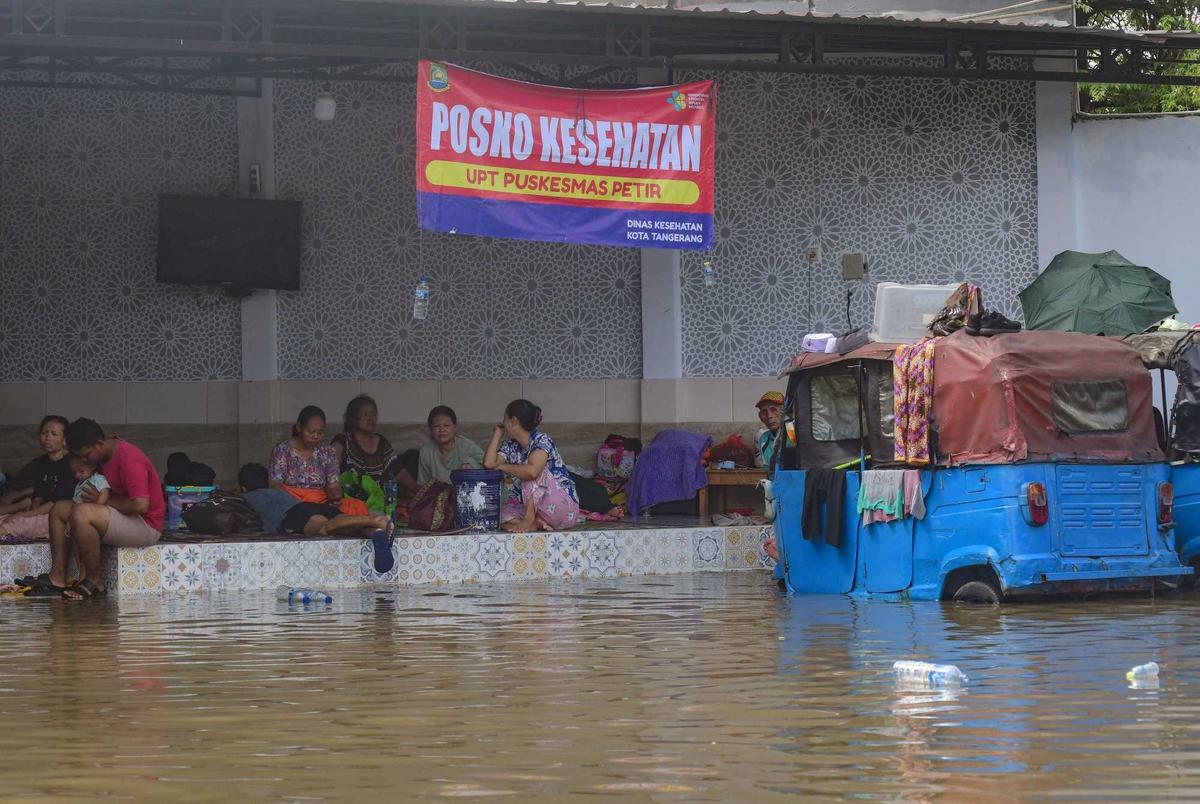 Banjir rendam permukiman di Cipondoh Tangerang