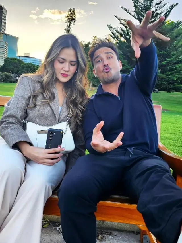 Raisa dan keluarga liburan (Instagram/hamishdw)