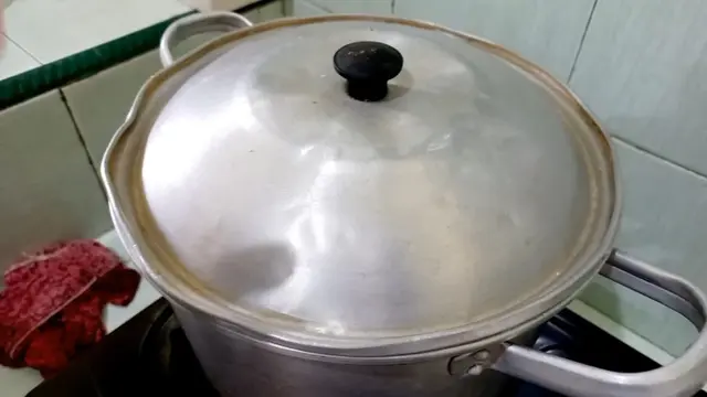 Cara Rebus Kikil Agar Tetap Empuk dan TIdak Amis Tanpa Dipresto, Hanya 30 Menit