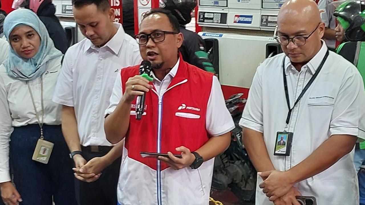 "Berkaitan dengan adanya pemberitaan mengenai penggantian/penghapusan Pertalite dengan Pertamax Green 95, hal ini tidak benar," kata Irto kepada merdeka.com, Selasa (30/4).