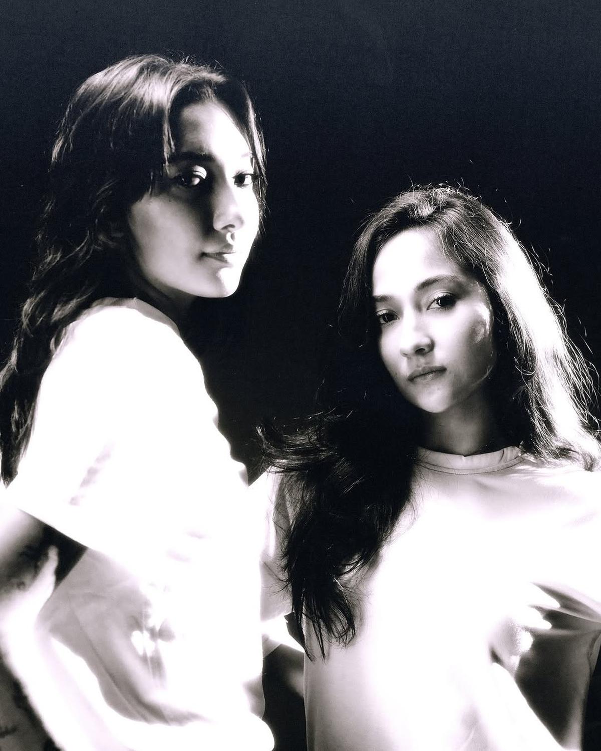 7 Potret Naomi Zaskia dan Carissa Perusset yang Mirip bak Kembar, Disebut Adik Kakak Ketemu Gede