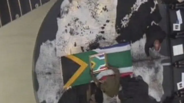 [VIDEO] Pangeran Charles & Oprah Hadiri Pemakaman Nelson Mandela