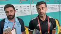 Pelatih Spanyol Jose Maria Lana memberikan keterangan kepada media setelah pertandingan babak 16 besar Piala Dunia U-17 2023 melawan Jepang di Stadion Manahan, Solo, Senin, 20 November 2023. Spanyol menang 2-1. (foto: Liputan6.com/Fajar Abrori)