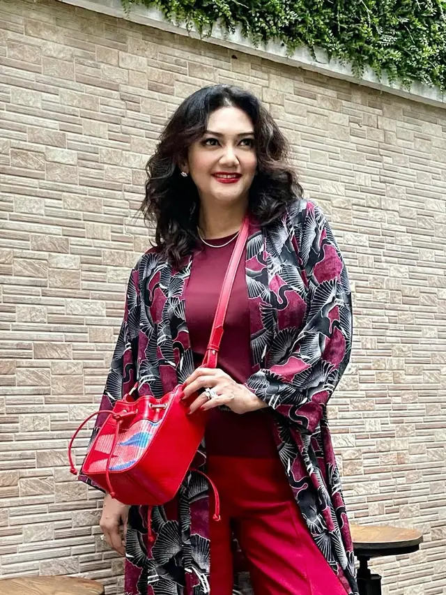 Pilihan Model Kalung Bella Saphira, Tampak Mewah dan Elegan