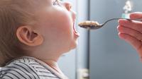 Ilustrasi makan anak (Foto:Shutterstock).