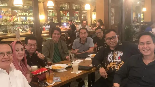 Potret Yessy Gusman Kumpul Bareng dengan Sederet Artis Senior, Kehadiran Once Mekel Curi Atensi (credit: https://www.instagram.com/yessy_gusman/).