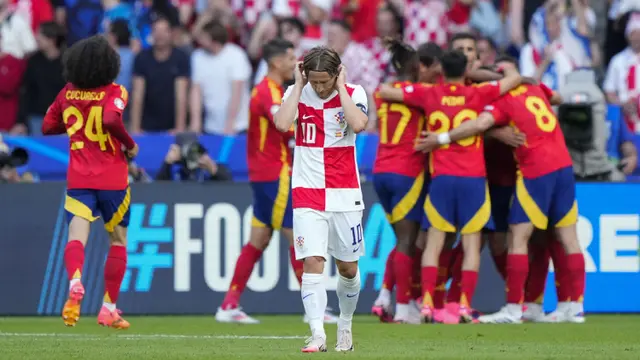 Foto: Unai Simon Cemerlang, Spanyol Jinakkan Kroasia Tiga Gol Tanpa Balas di Grup Neraka Euro 2024