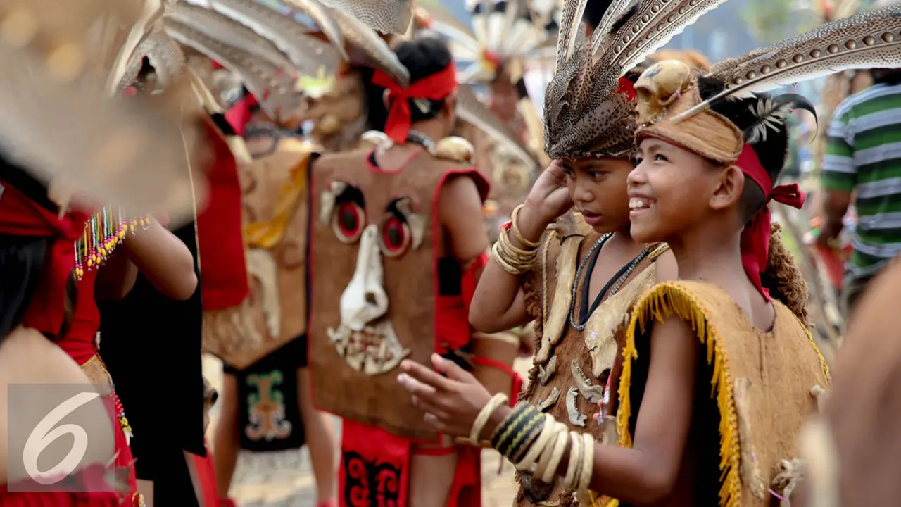 Mengenal Baju Adat Dayak