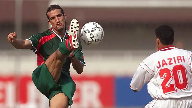 FOTO: 8 Pesepak Bola Dengan Style Kaos Kaki Rendahnya