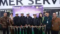 Menteri Pariwisata Arief Yahya, Bupati Banyuwangi Abdullah Azwar Anas, dan pihak Citilink meresmikan rute baru penerbangan langsung Jakarta-Banyuwangi. (Liputan6.com/pool/Kementerian Pariwisata)