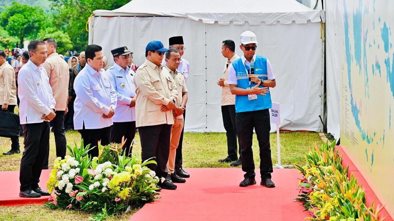 Menteri ESDM Bahlil Lahadalia saat mendampingi Presiden Prabowo