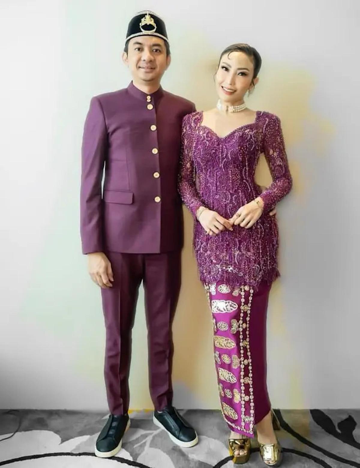 Inspirasi Setelan Kebaya Couple ala Artis yang Elegan, dari Jessica Mila hingga Ayu Dewi