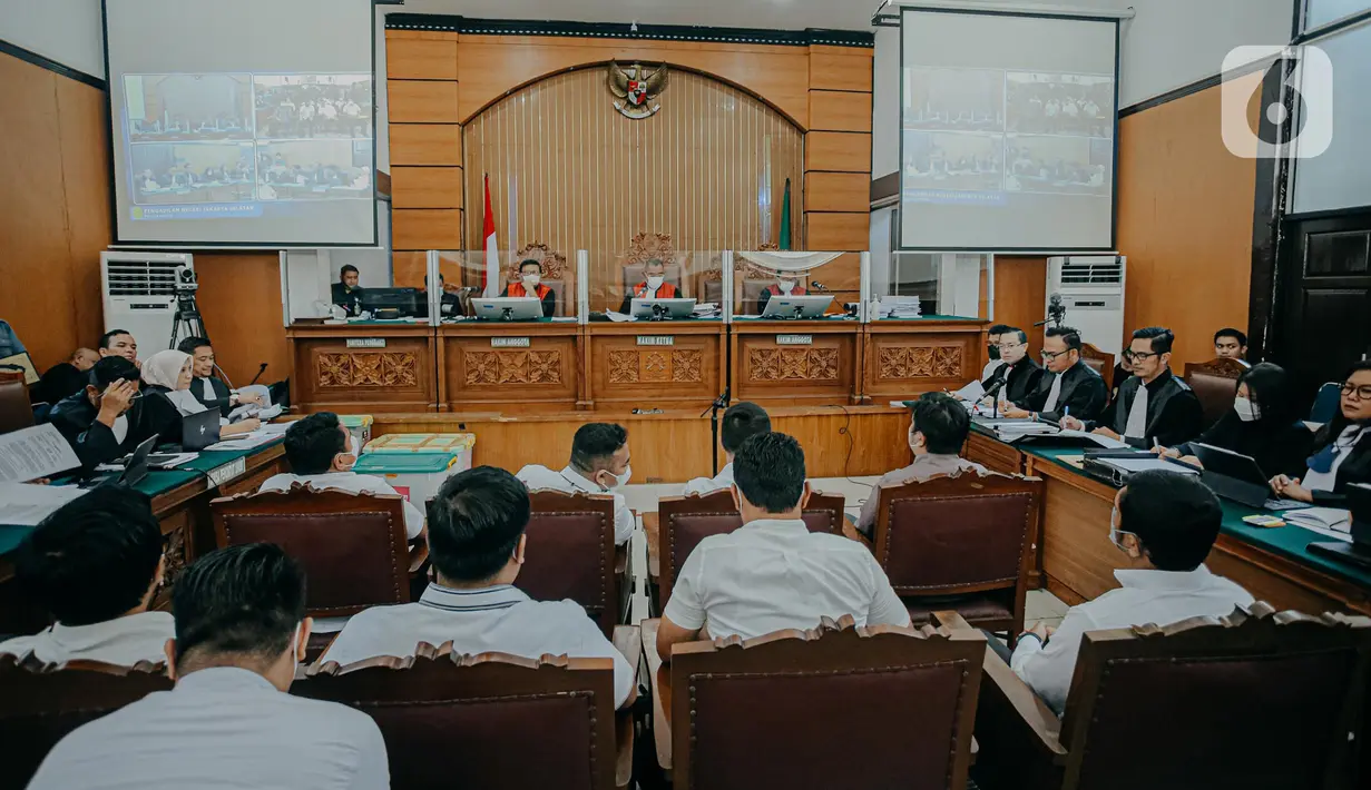 Suasana sidang lanjutan kasus pembunuhan Brigadir Nopriansyah Yosua Hutabarat atau Brigadir J, dengan terdakwa Ferdy Sambo dan Putri Candrawathi di PN Jakarta Selatan, Selasa (29/11/2022). JPU menghadirkan sembilan saksi dalam persidangan pekan ketujuh kasus pembunuhan Brigadir J dengan terdakwa Ferdy Sambo dan Putri Candrawathi. (Liputan6.com/Faizal Fanani)