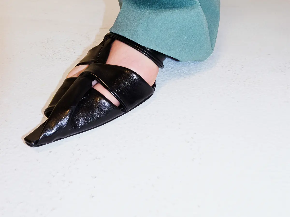 Harga sandal bottega deals