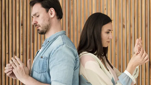  Saat Komunikasi Hilang dalam Hubungan (photo by freepik.com)