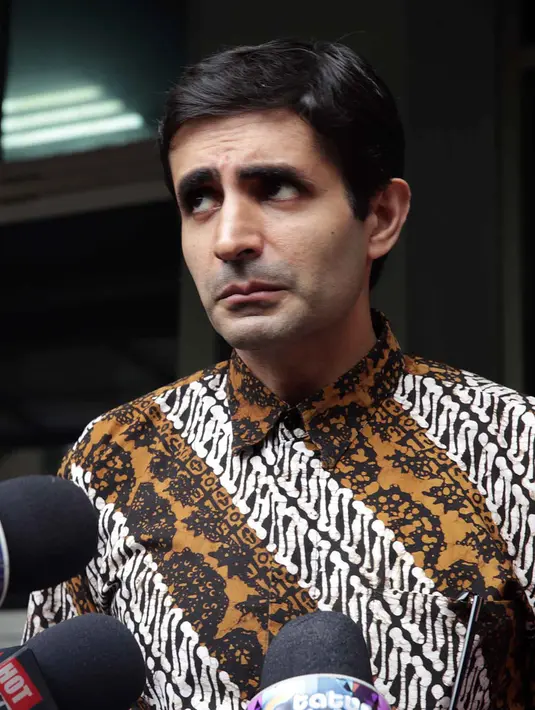 Naveen didampingi kuasa hukumnya, melaporkan langsung ke SPK Polda Metro Jaya pada Sabtu (10/9/2016). Identitas dua orang yang telah diketahui identitasnya itu terancam 9 tahun penjara dan denda uang hingga miliaran. (Deki Prayoga/Bintang.com)