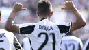 Gaya Paulo Dybala usai mencetak gol ke gawang  Empoli pada lanjutan Serie A Italia di Carlo Castellani Stadium, Empoli (2/10/2016). (REUTERS/ Alberto Lingria)