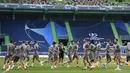 Para pemain Atletico Madrid berlatih di Stadion Jose Alvalade, Lisbon, Portugal, Rabu (12/8/2020). Atletico Madrid akan menghadapi Leipzig pada perempat final Liga Champions. (Lluis Gene/Pool via AP)