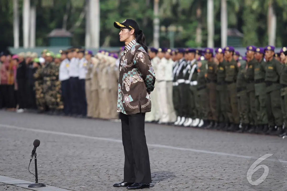 Bendera Raksasa Berkibar di Hari Bela Negara