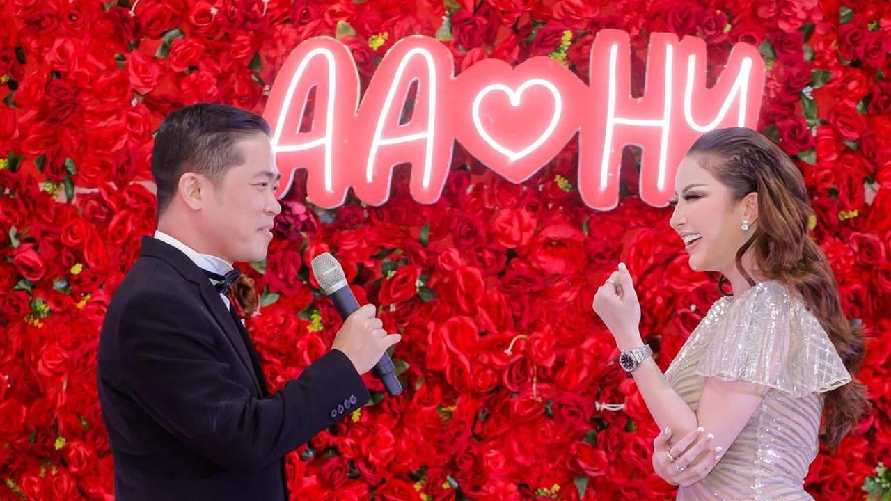 Ayu Aulia Umumkan Telah Lamaran