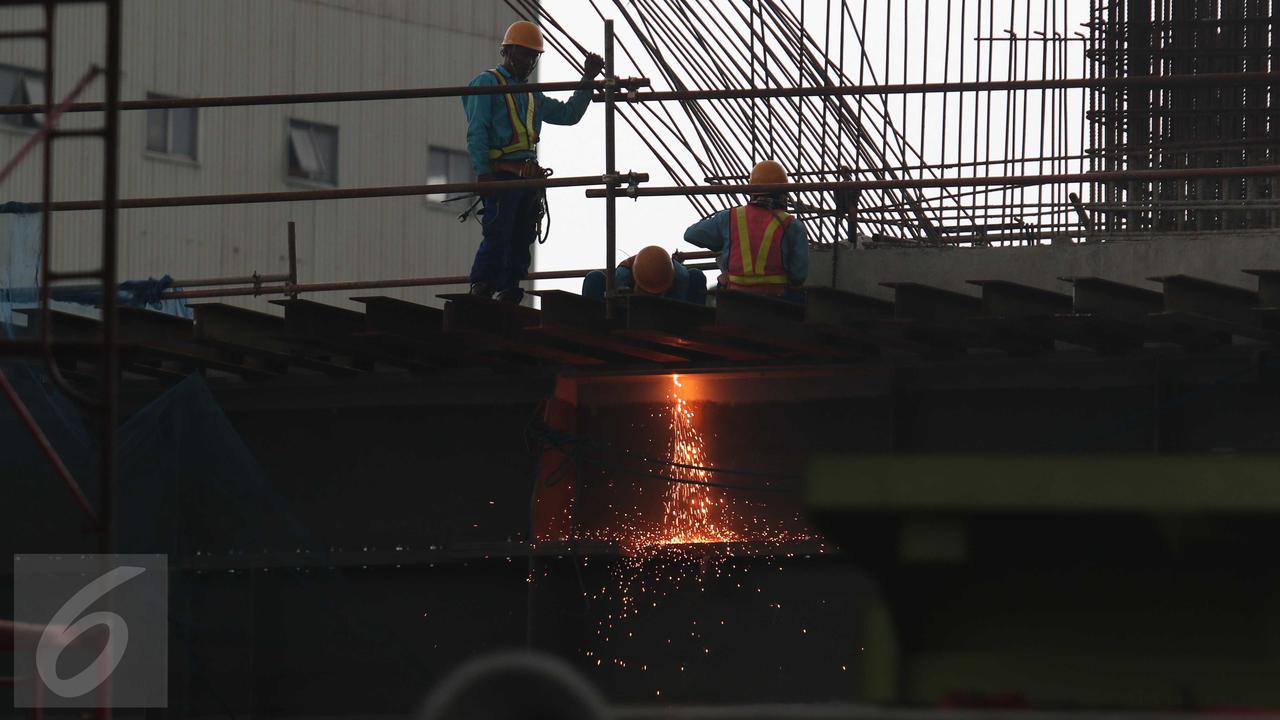 20151208-Derasnya Proyek Infrastruktur Jalan, Pesanan Baja Meningkat