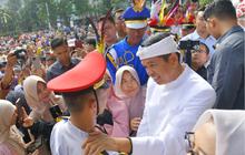 VIDEO: Defile Siswa Lulusan Barak TNI, Yel-Yel Sangar Ala Militer Depan Dedi Mulyadi
