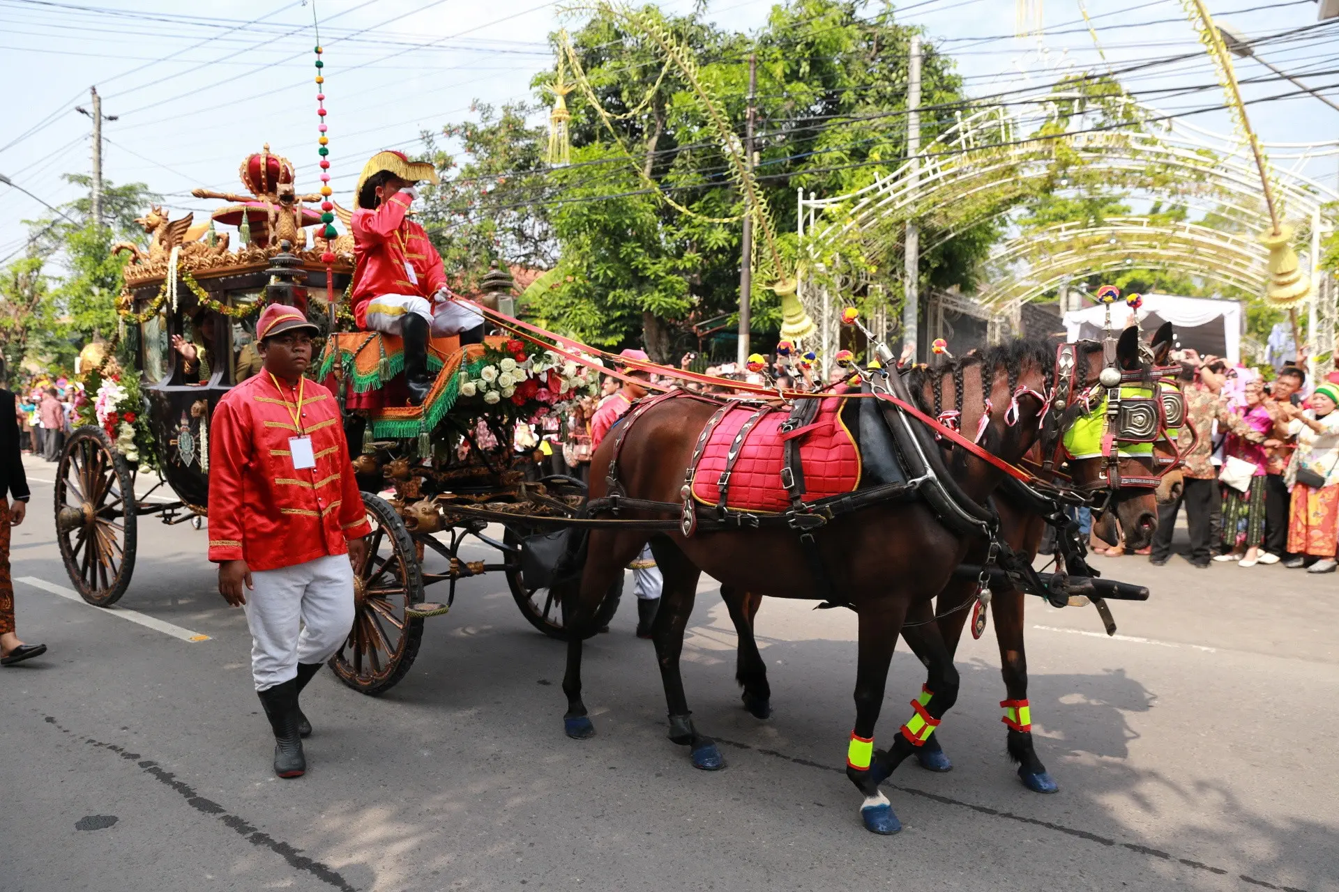 [Bintang] Prosesi Kirab Kahiyang