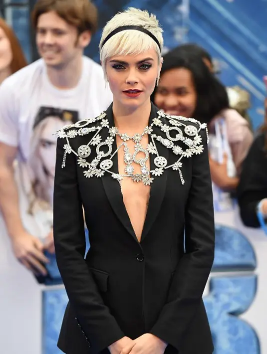 Demi teman-temannya, Cara rela menghabiskan uaang hingga milyaran rupiah. Ia akan berlibur ke Meksiko bersama dengan 20 orang sahabatnya, seperi yang dilaporkan oleh Female First beberapa waktu lalu. (AFP/Chris J Ratcliffe)