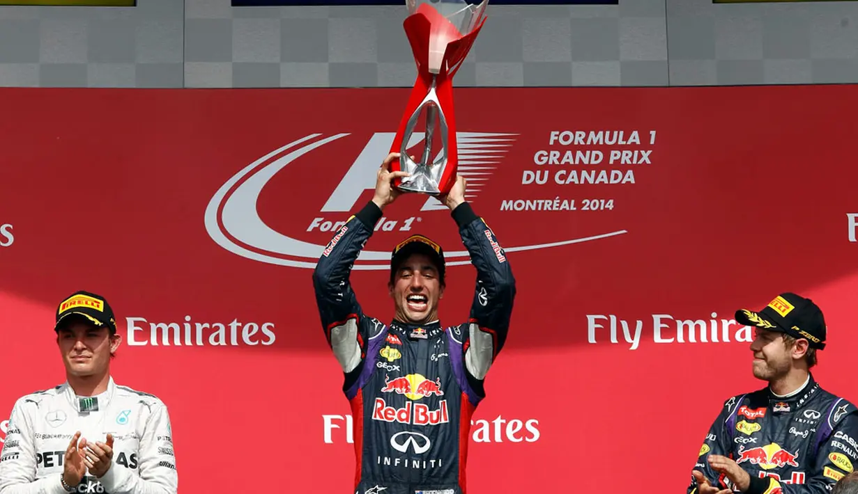 Pembalap Formula Satu, Daniel Ricciardo (tengah) tampil tercepat di GP Kanada yang digelar di Sirkuit Gilles Villeneuve, Montreal (8/6/2014). (REUTERS/Chris Wattie)