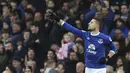 Pemain Everton, Kevin Mirallas mencetak satu gol saat Everton mempemalukan Manchester City 4-0 di Goodison Park, Liverpool, Minggu (15/1/2017). (Peter Byrne/PA via AP)