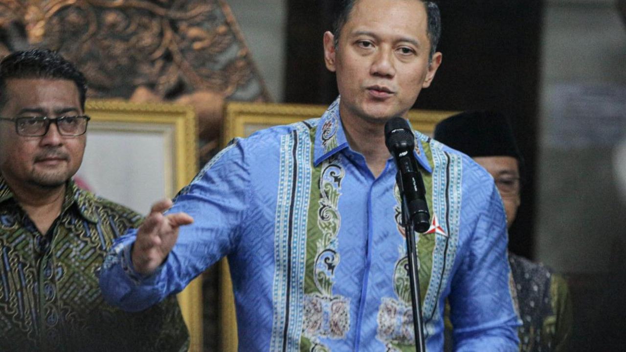 Kemudian, AHY mengungkit pengalaman saat menempuh pendidikan di TNI. AHY berujar, nilai dan etika seorang perwira TNI bakal terus dipegang teguh.
