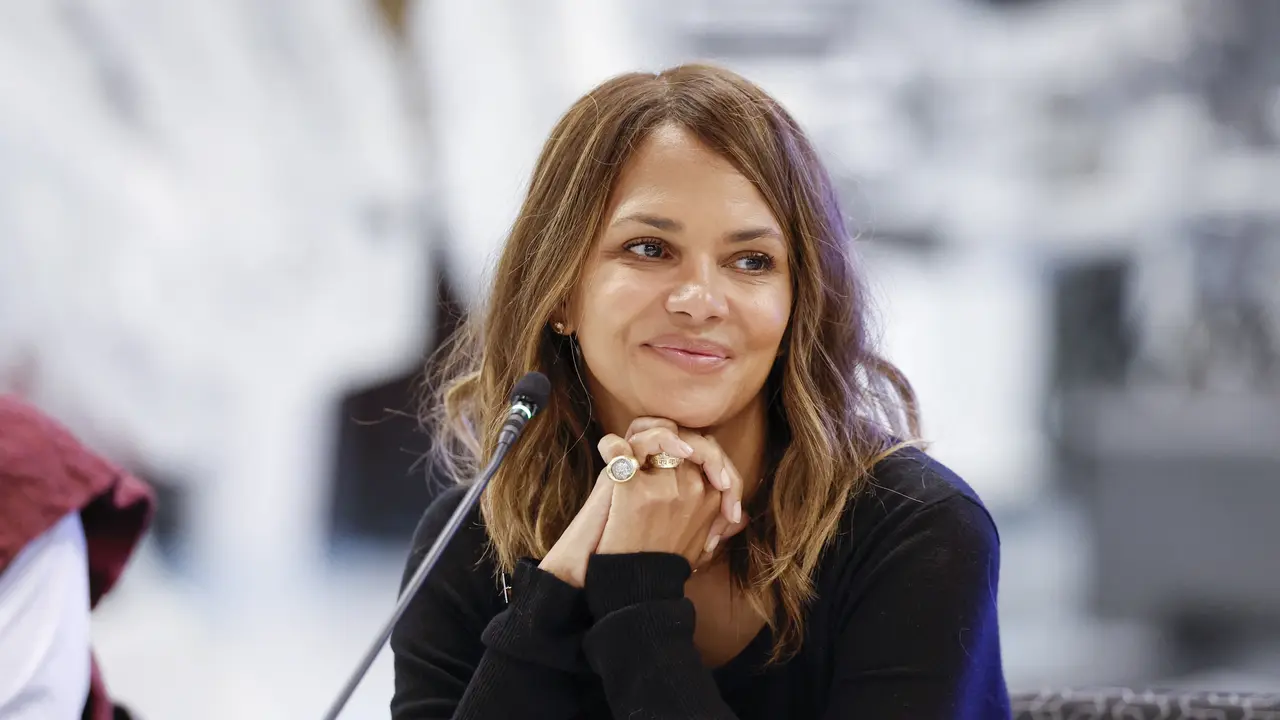 Halle Berry tak tabu membicarakan tentang menopause