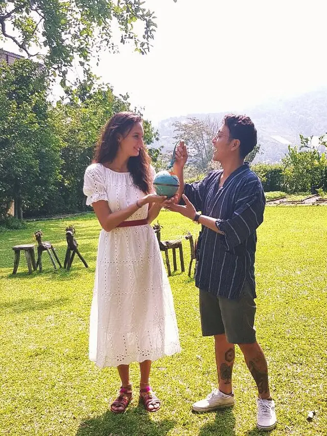 [Bintang] Nadine Chadrawinata dan Dimas Anggara