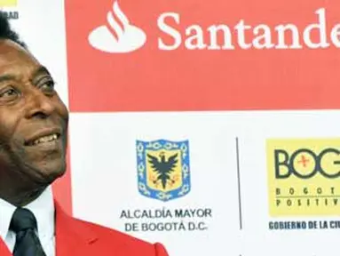 Legenda sepakbola Brasil, Pele saat menghadiri even dimana dia dinobatkan sebagai "Guest of Honor" dan "Ambassador of Sports", di Bogota, 16 Januari 2010. AFP PHOTO / Guillermo Legaria 