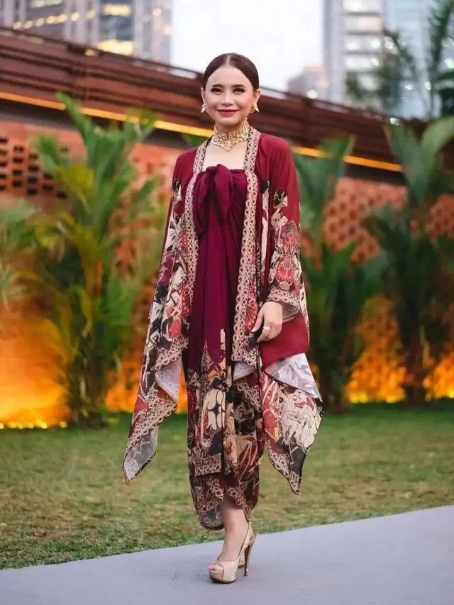 Foto-Foto Kebaya Rossa, Anggun Bawakan Budaya Indonesia di Hari Kebaya Nasional