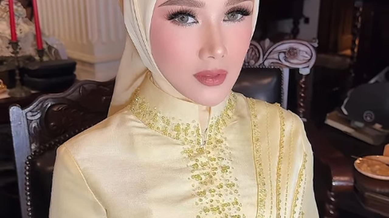 8 Potret Maia Estianty dan Mulan Jameela Pakai Kebaya Kuning di Acara Lamaran El-Syifa