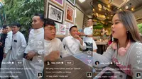 Keseruan Taqy Malik Cs saat berkunjung ke Karen's Diner Jakarta. Foto: tangkapan layar Instagram Taqy Malik.