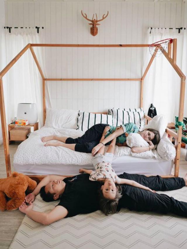 Ringgo Agus Rahman dan Keluarga Selama di Rumah