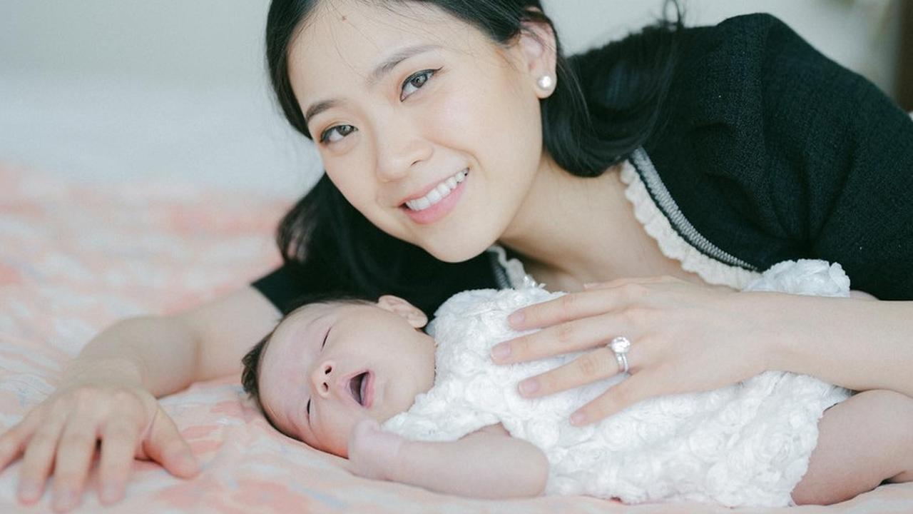 Julia Genap 1 Bulan