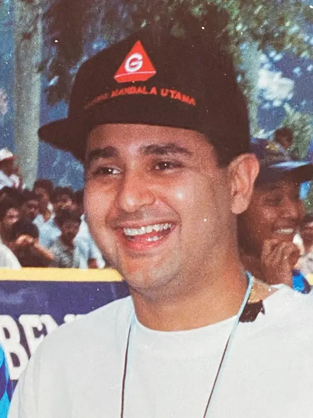 Irwan Mussry saat muda (https://www.instagram.com/p/CCn1HMbHAGm/)